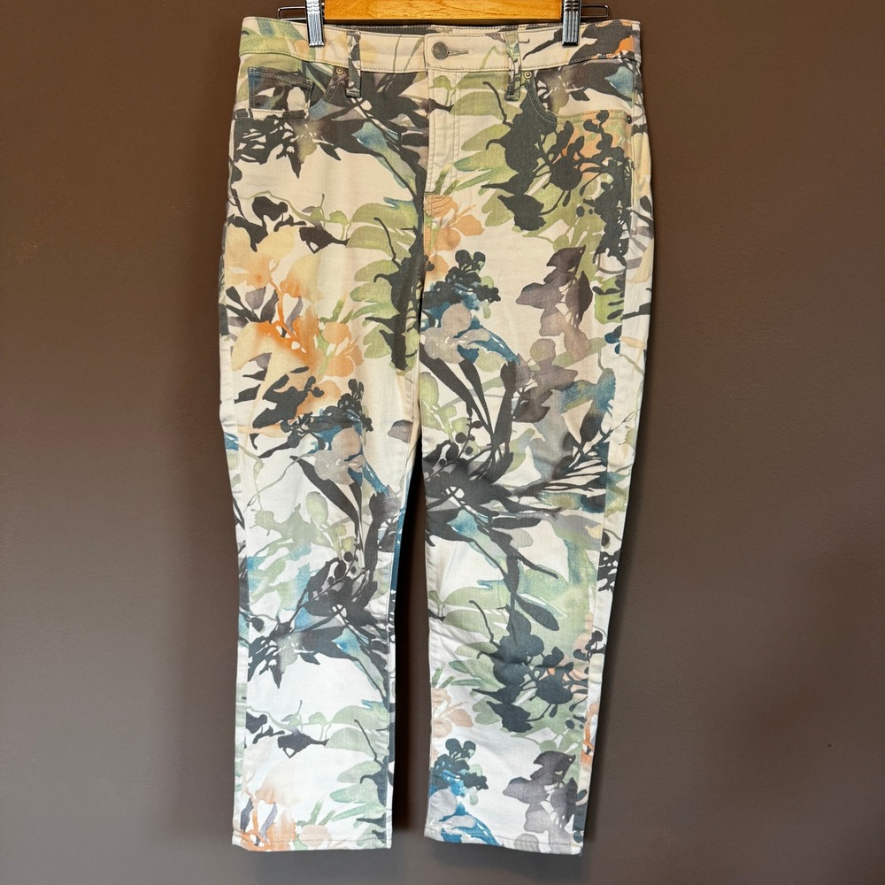 Chicos So Slimming Girlfriend Slim Leg Crop Pants Floral Print Size 1 US 8